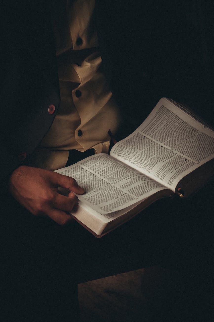 Train Your Discernment: The Importance of Studying  Scripture Directly